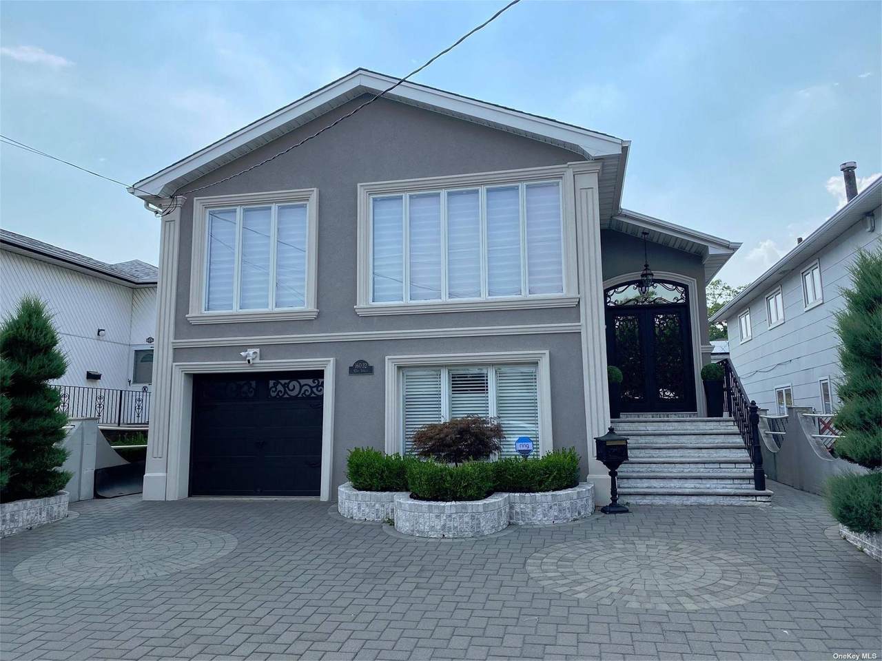 160-32 92 Street - Photo 1