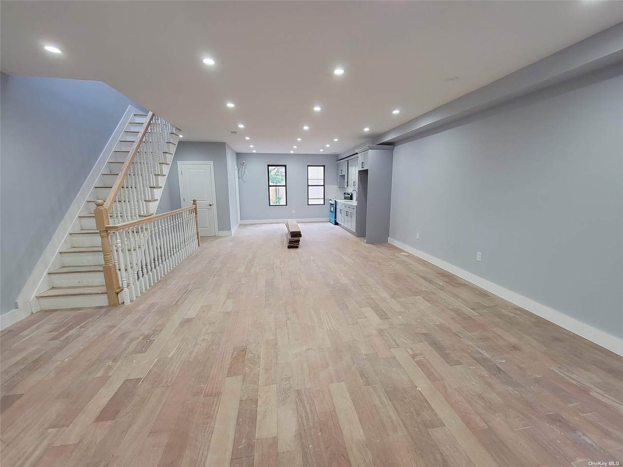 49 Albany Avenue - Photo 1