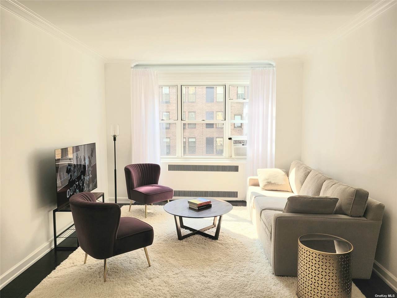 220 Madison Avenue - Photo 1