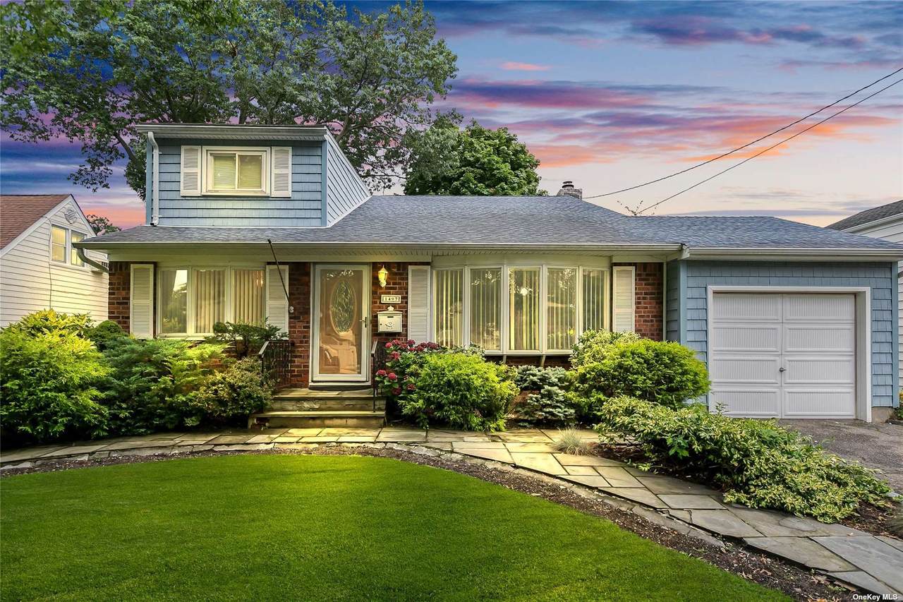 1497 Park Avenue - Photo 1