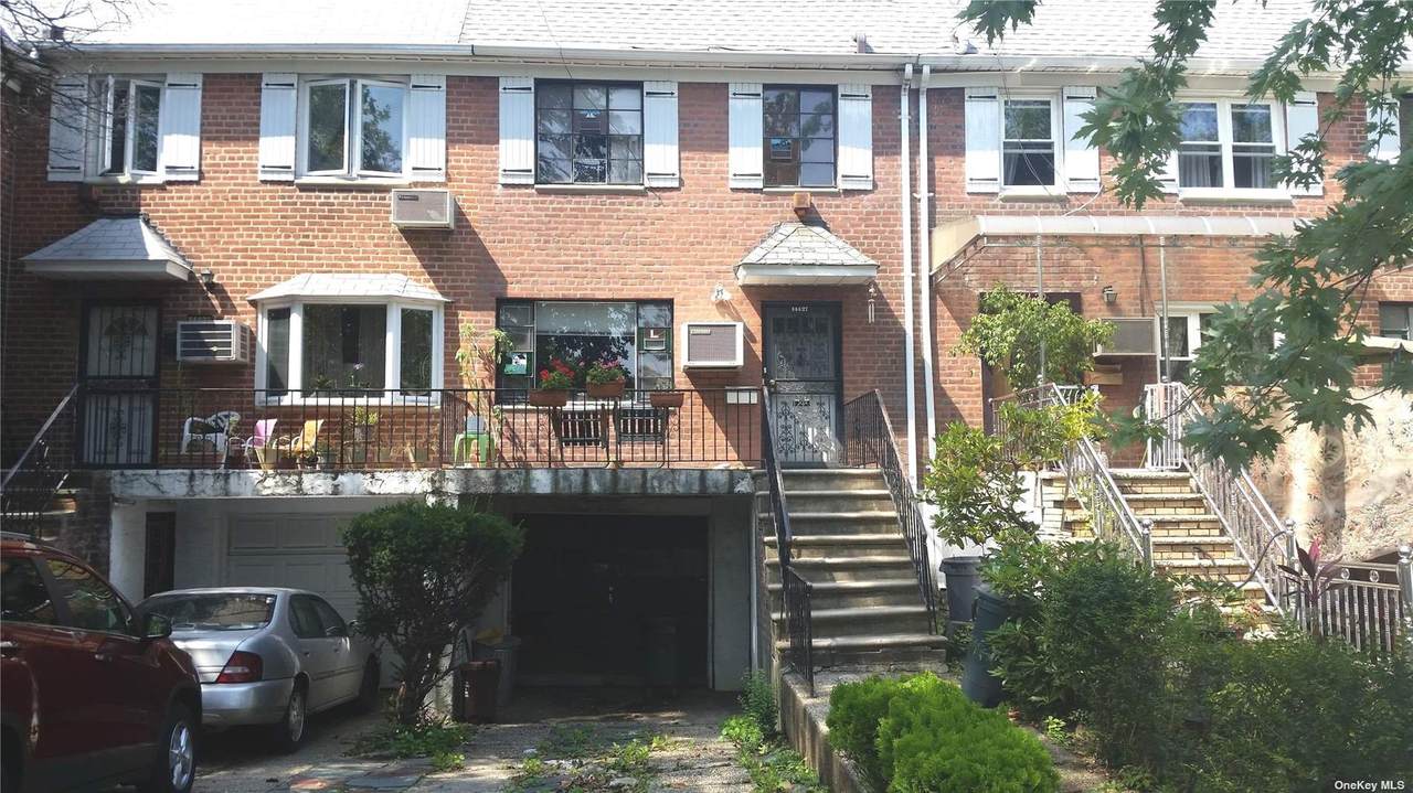 144-27 Melbourne Avenue - Photo 1