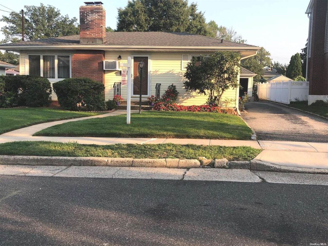 1642 Gilford Avenue - Photo 1