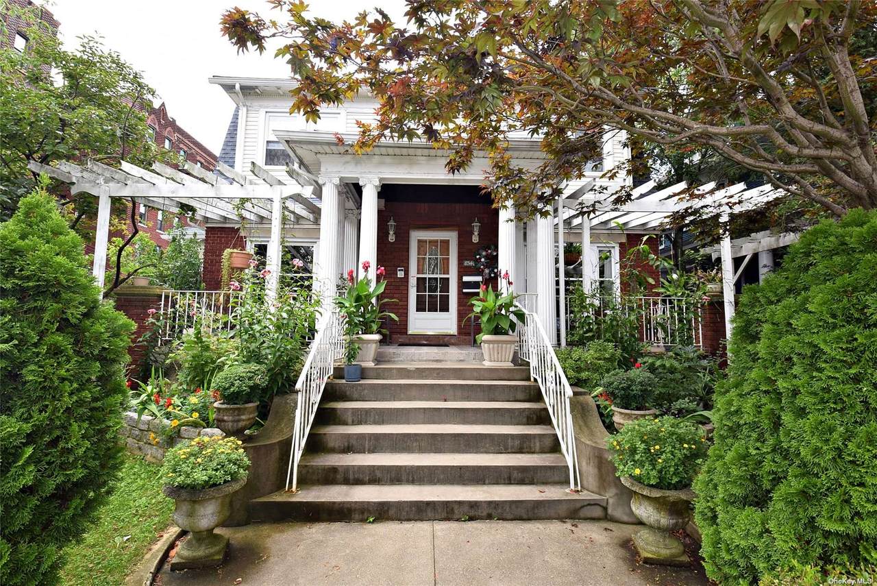85-40 Forest Parkway - Photo 1