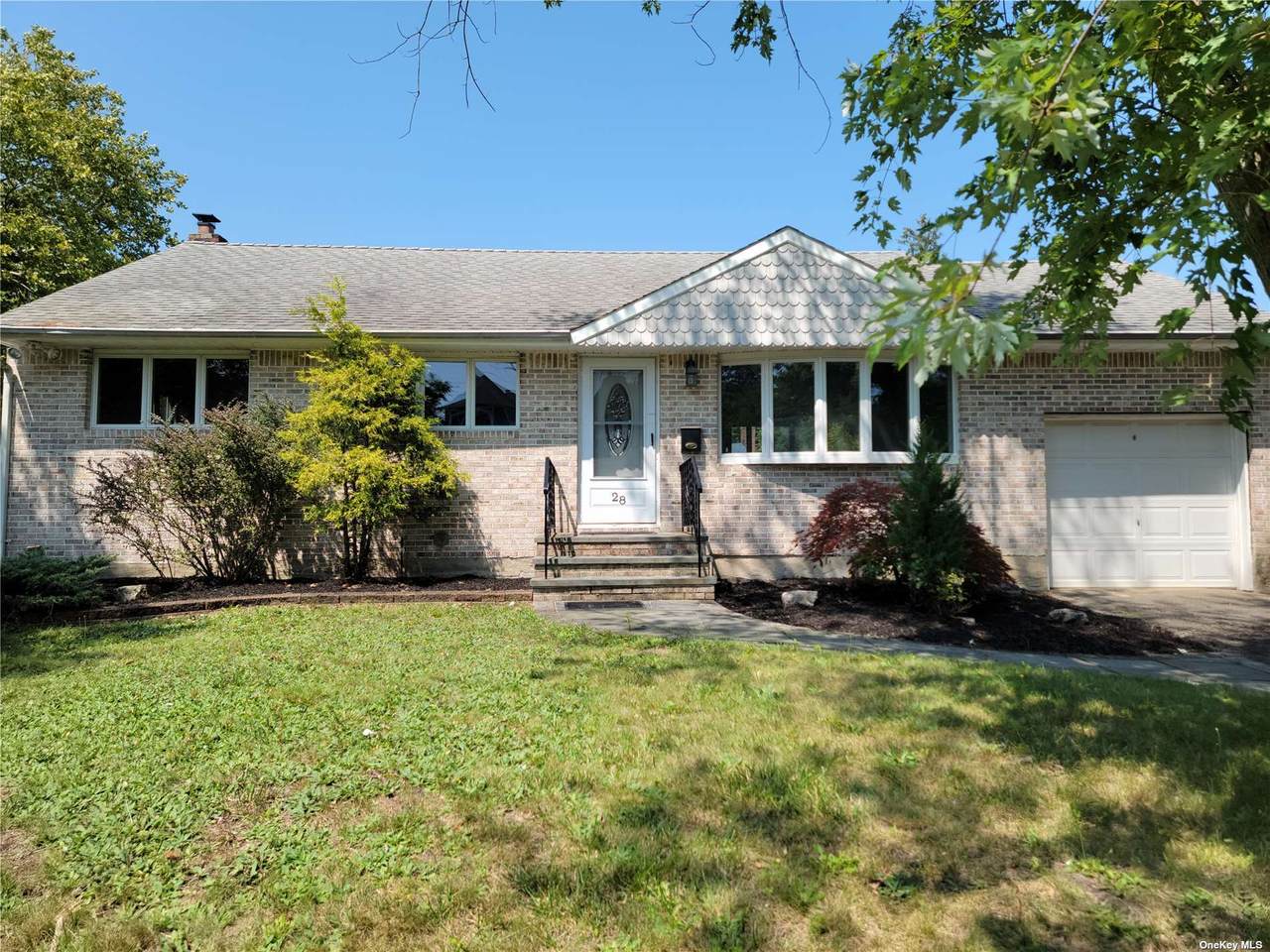 28 Pickwick Drive - Photo 1