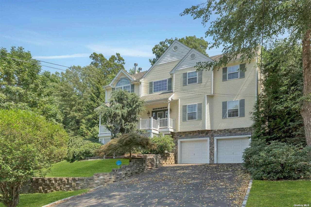137 Woodhull Road - Photo 1