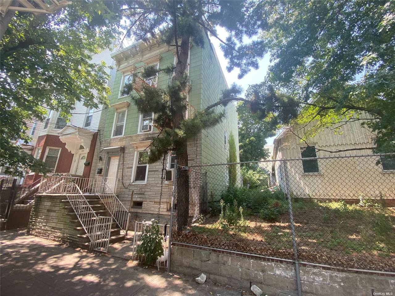 39-12 61st Street - Photo 1