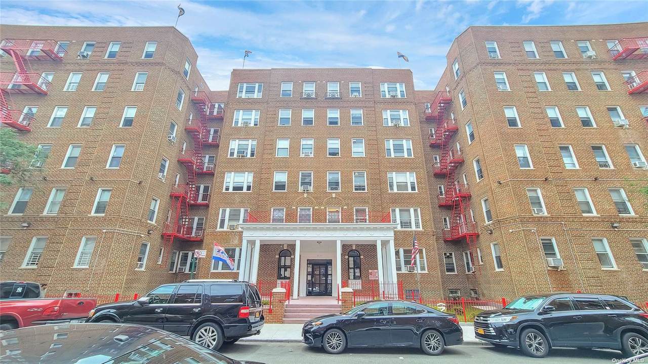 140-30 Ash Ave - Photo 1