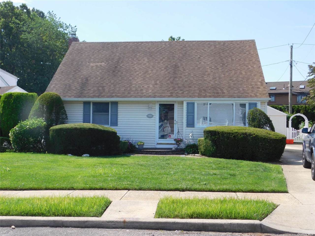 1039 Harrow Road - Photo 1