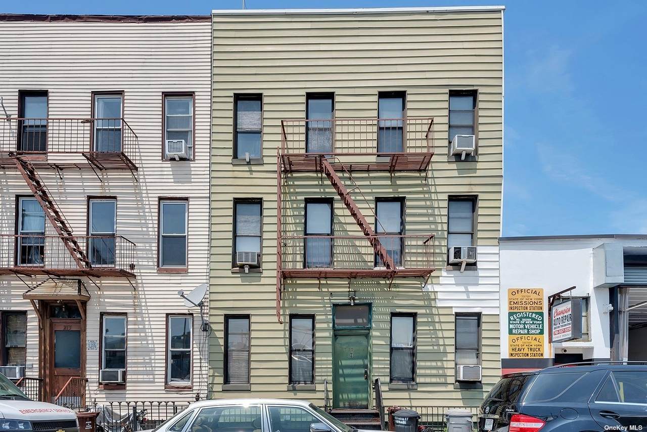 217 India Street - Photo 1