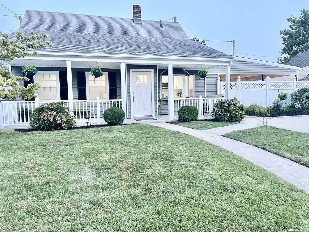 111 Barnyard Lane - Photo 1