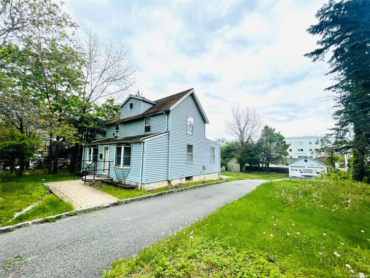 264 Schenck Avenue - Photo 1