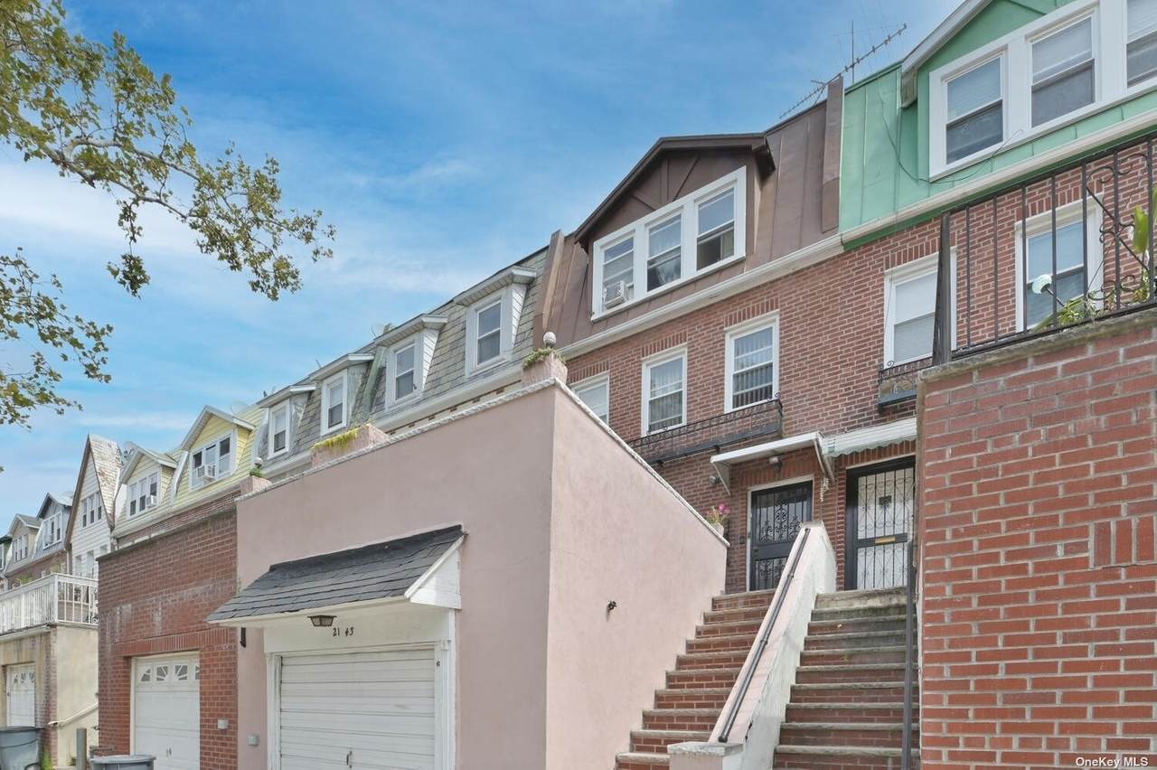 21-43 24th - Photo 1
