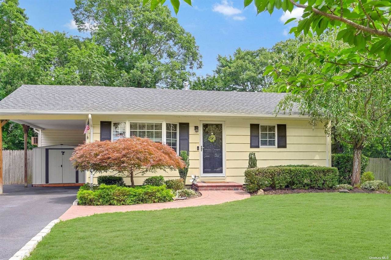 611 Smithtown Avenue - Photo 1