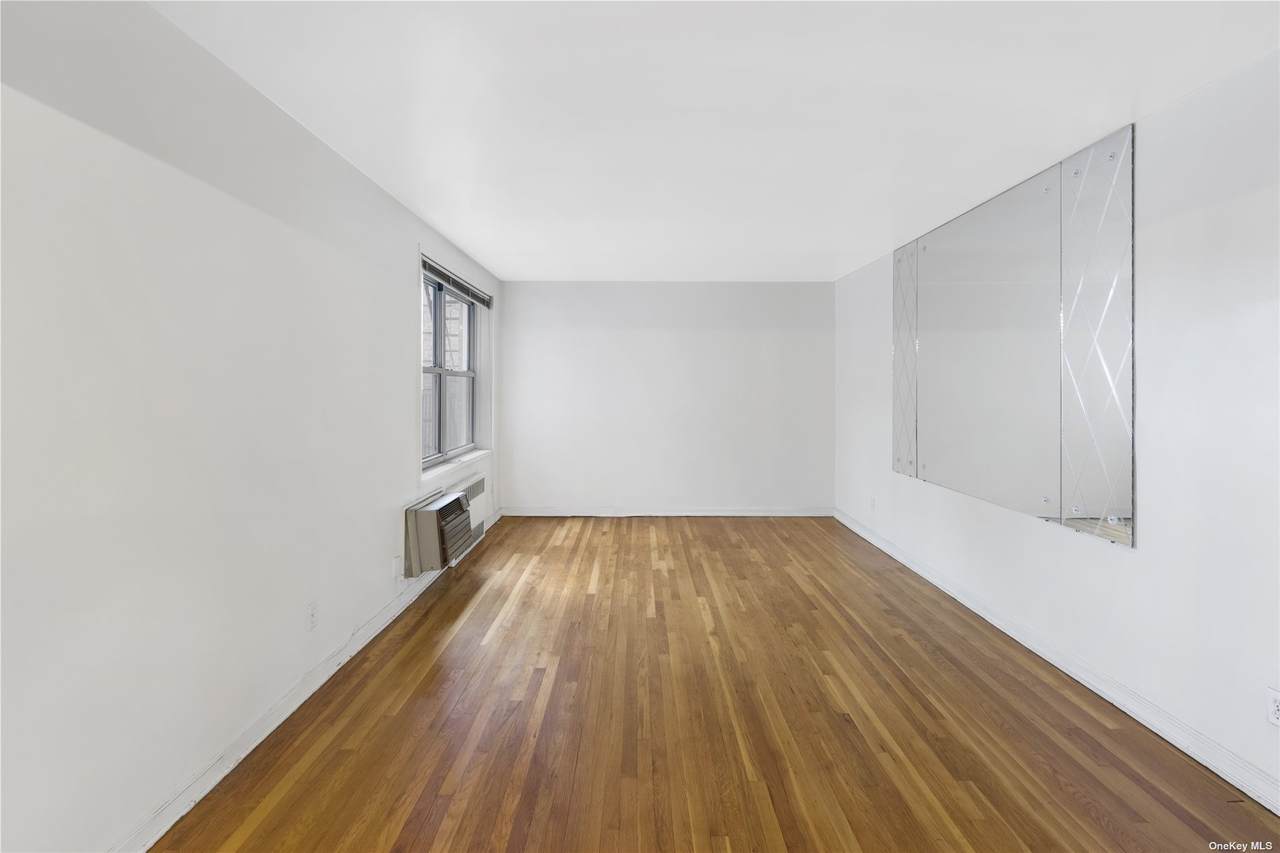 27-10 Parsons Boulevard - Photo 1