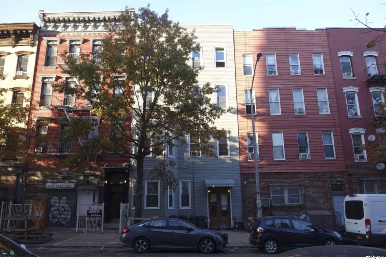 139 Montrose Avenue - Photo 1