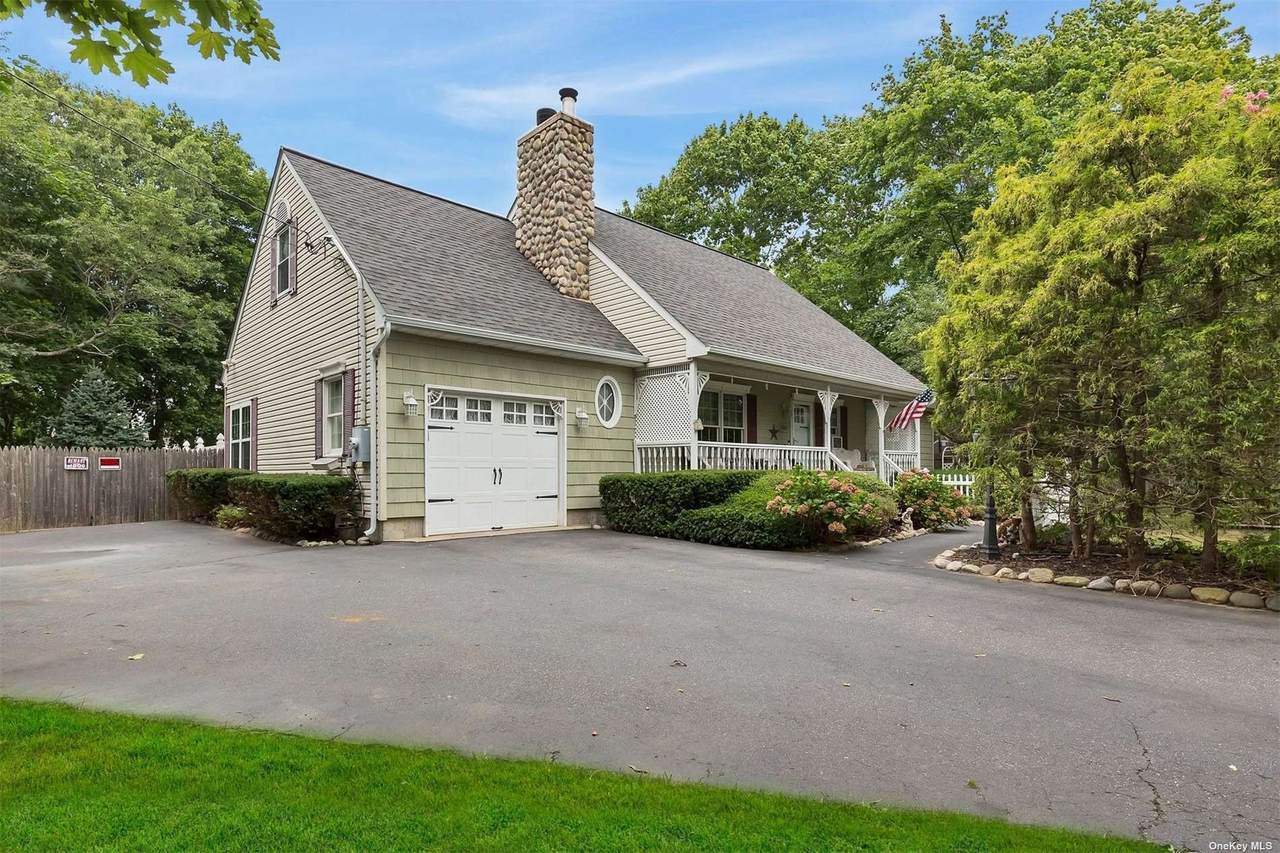 18 Bernstein Blvd - Photo 1