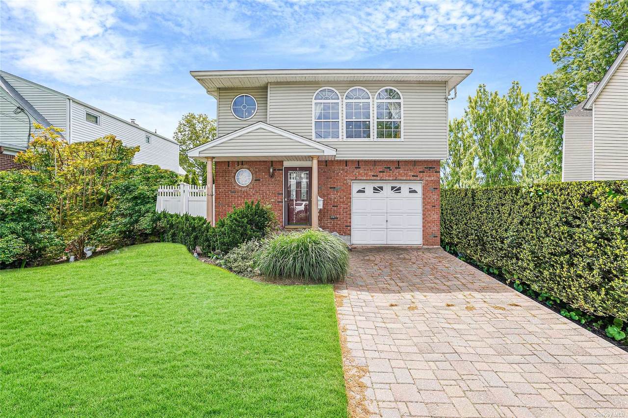 2885 Evergreen Avenue - Photo 1