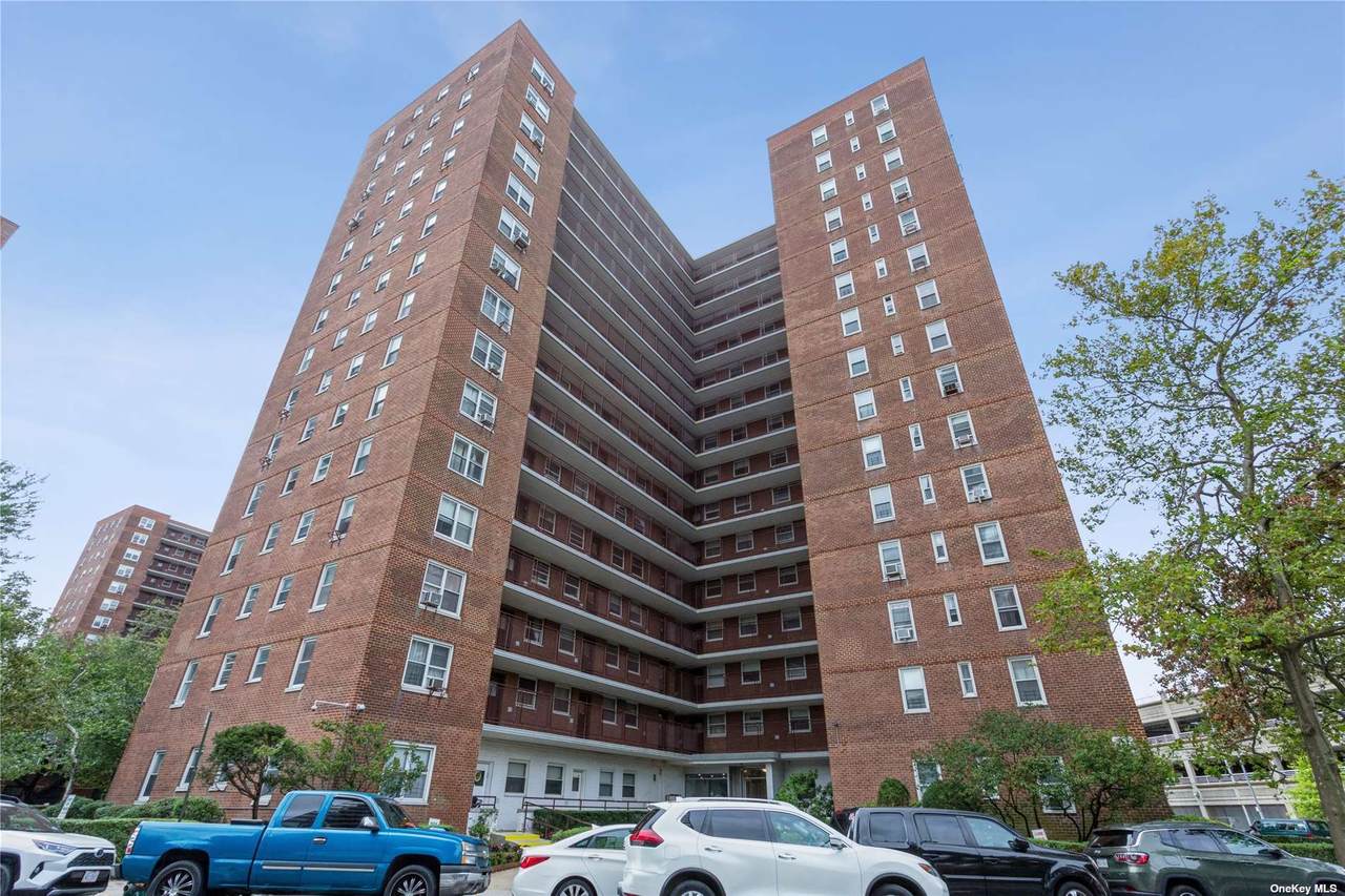 97-10 62 Drive - Photo 1