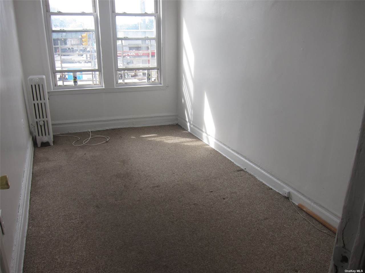 211-65 Jamaica Avenue - Photo 1