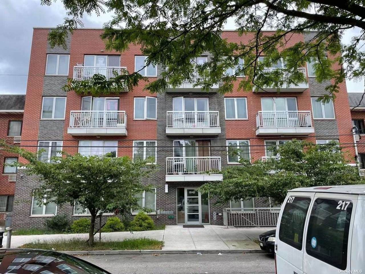 32-15 Leavitt Street - Photo 1