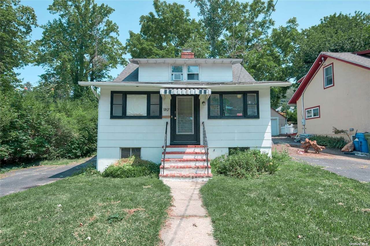 1207 Main Street - Photo 1