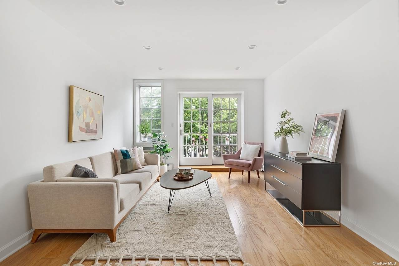 324 22nd Street - Photo 1
