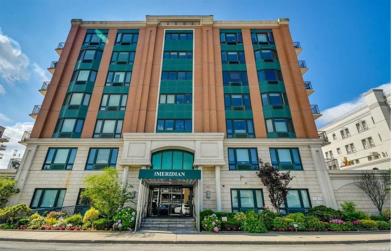 260 Broadway - Photo 1