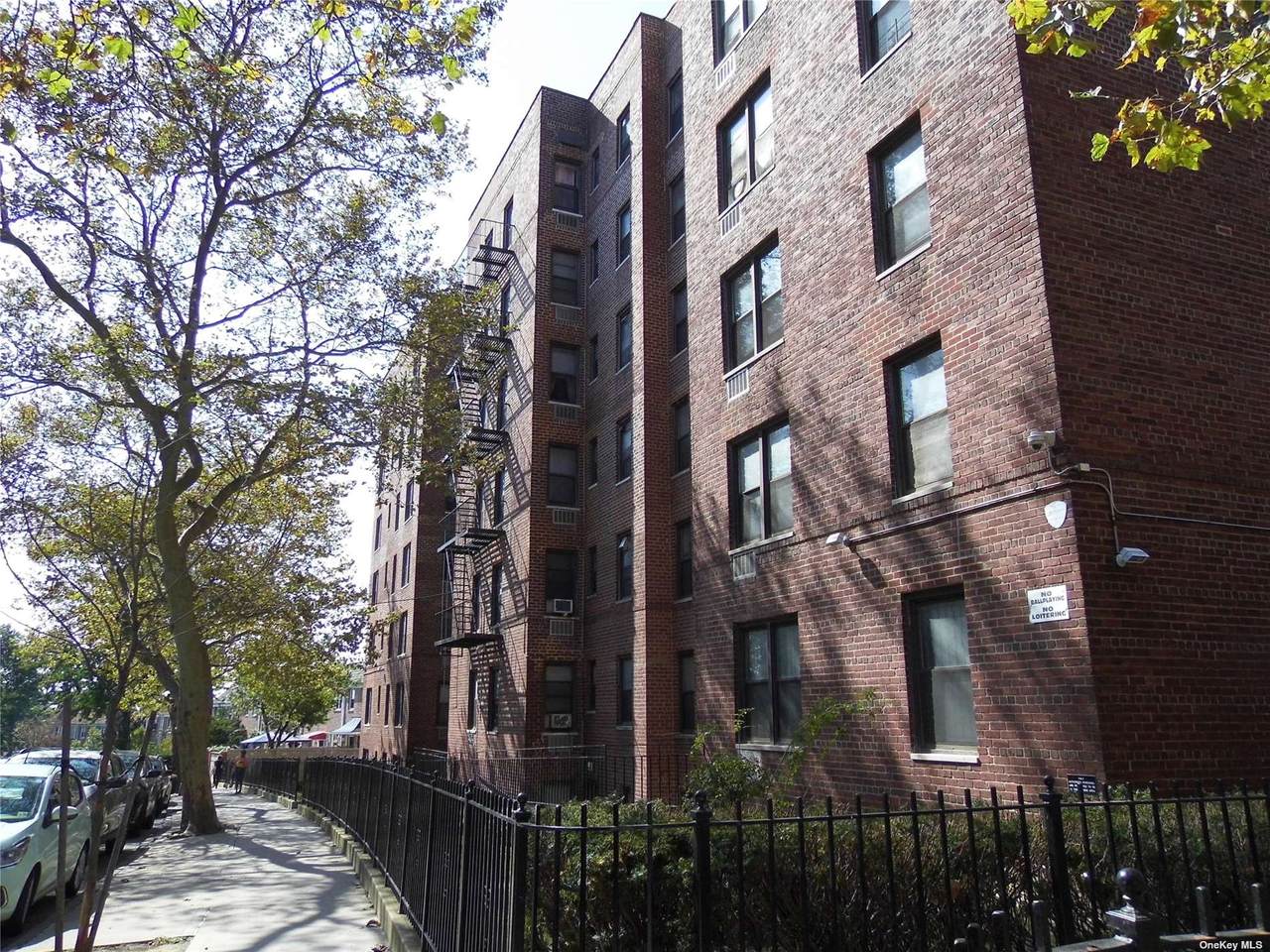141-05 Pershing Crescent - Photo 1