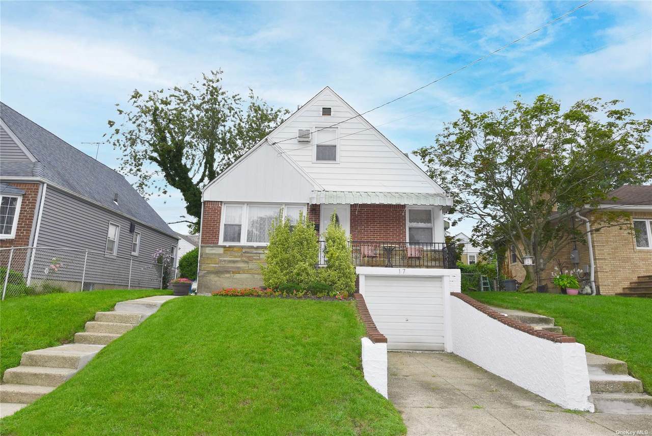 17 Hemlock Street - Photo 1