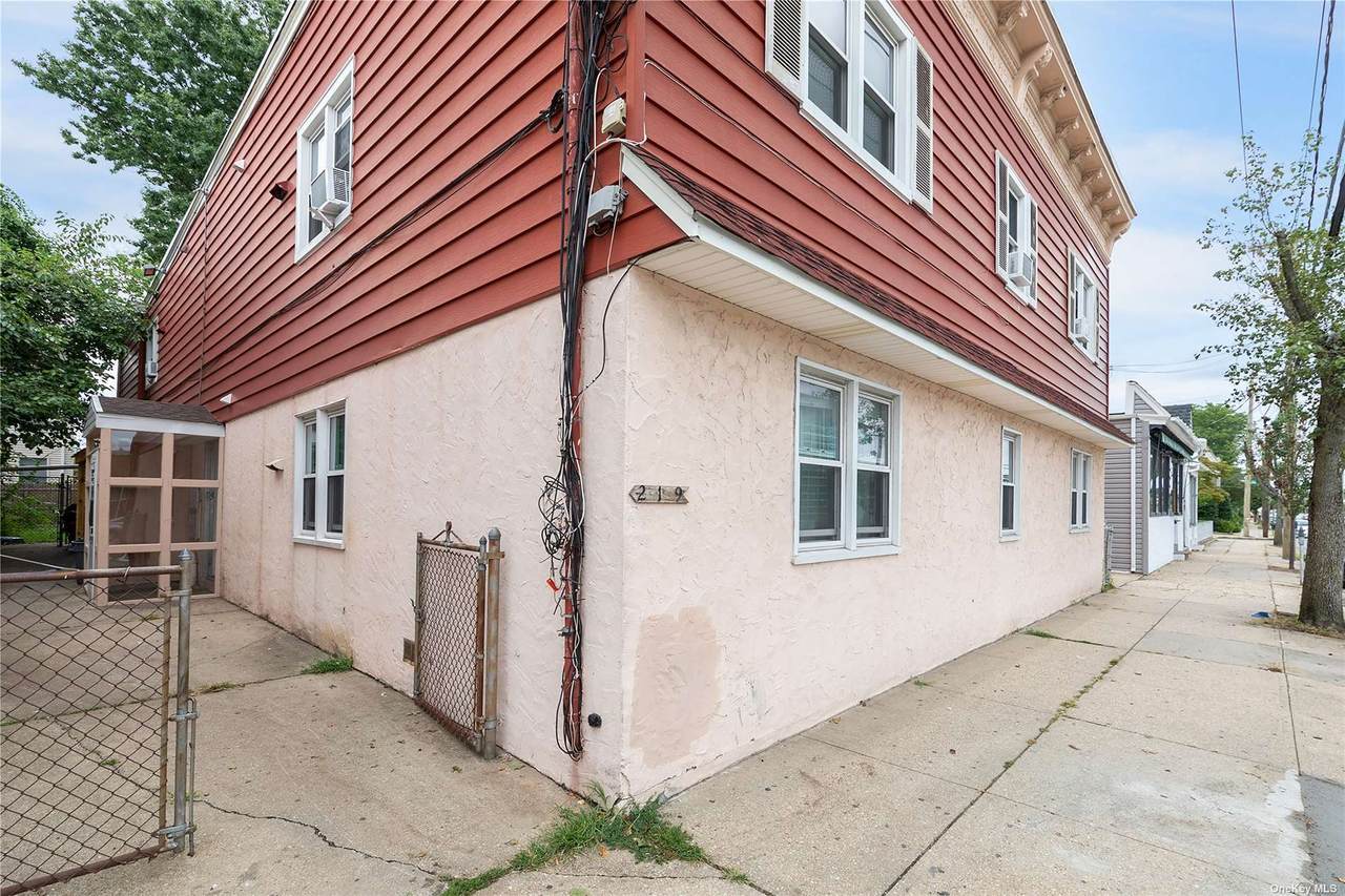 219 Willis Avenue - Photo 1