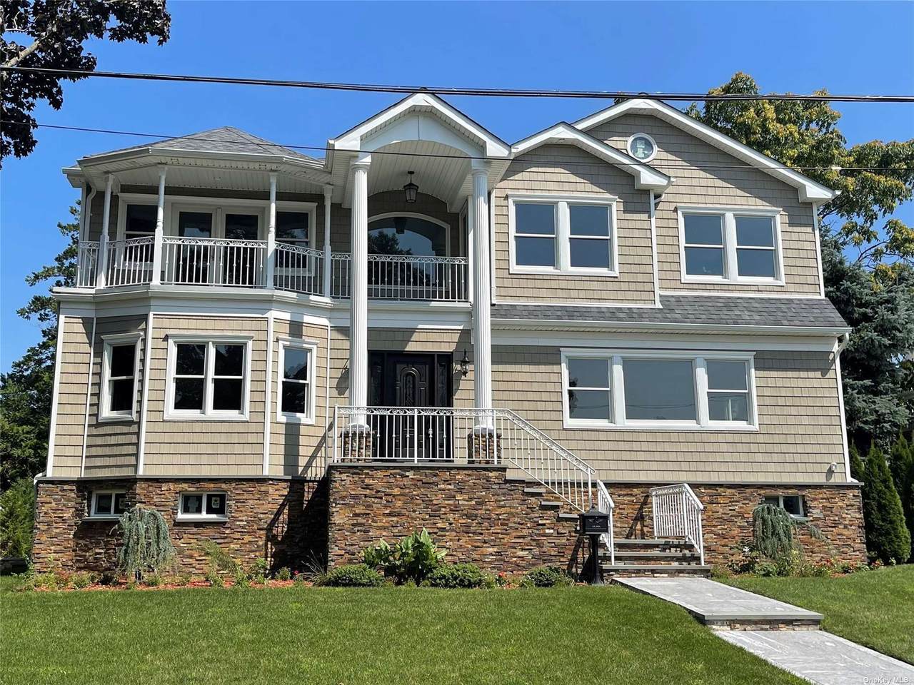 1 Riverside Drive - Photo 1