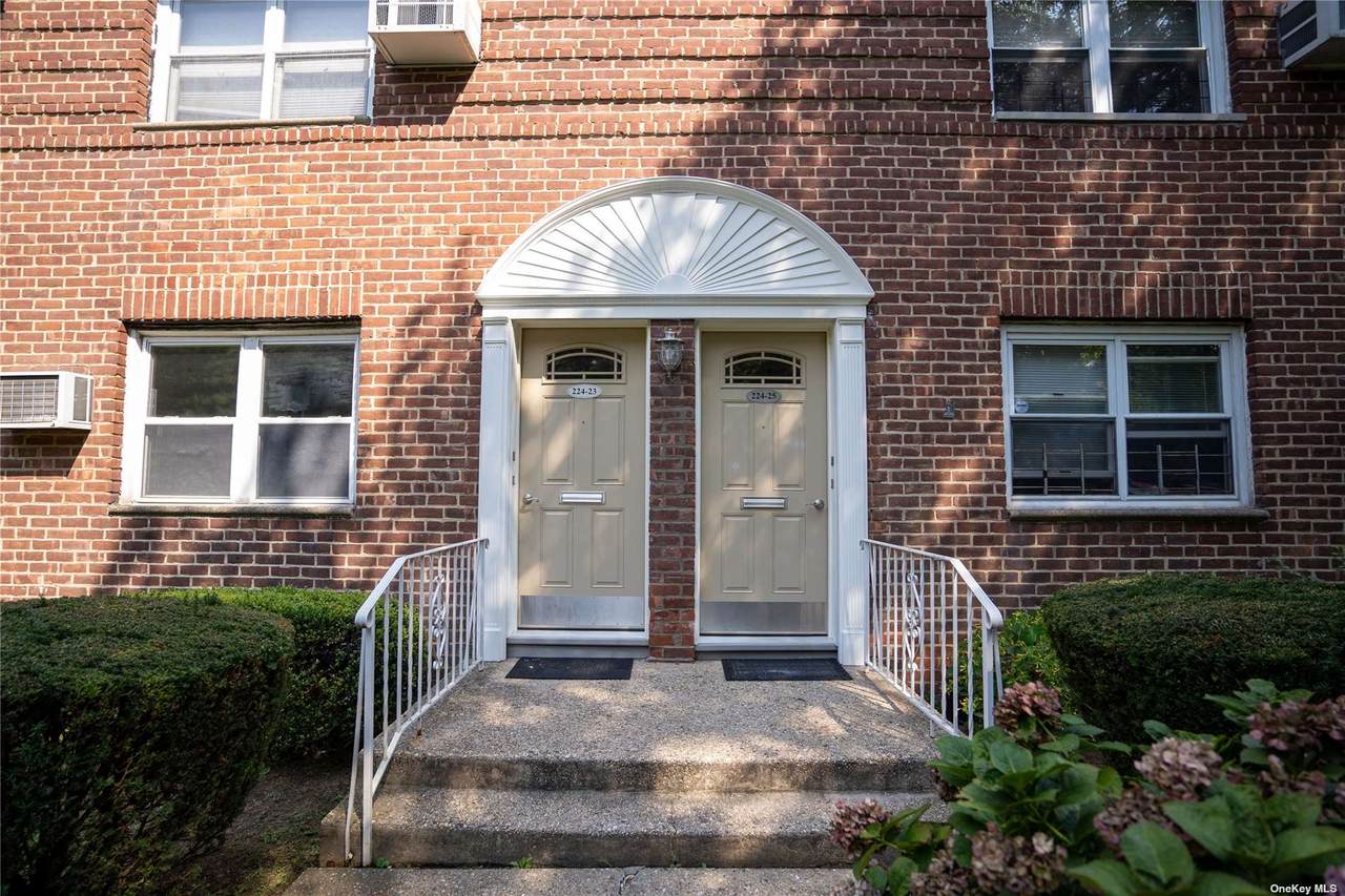 224-23 Kingsbury Avenue - Photo 1