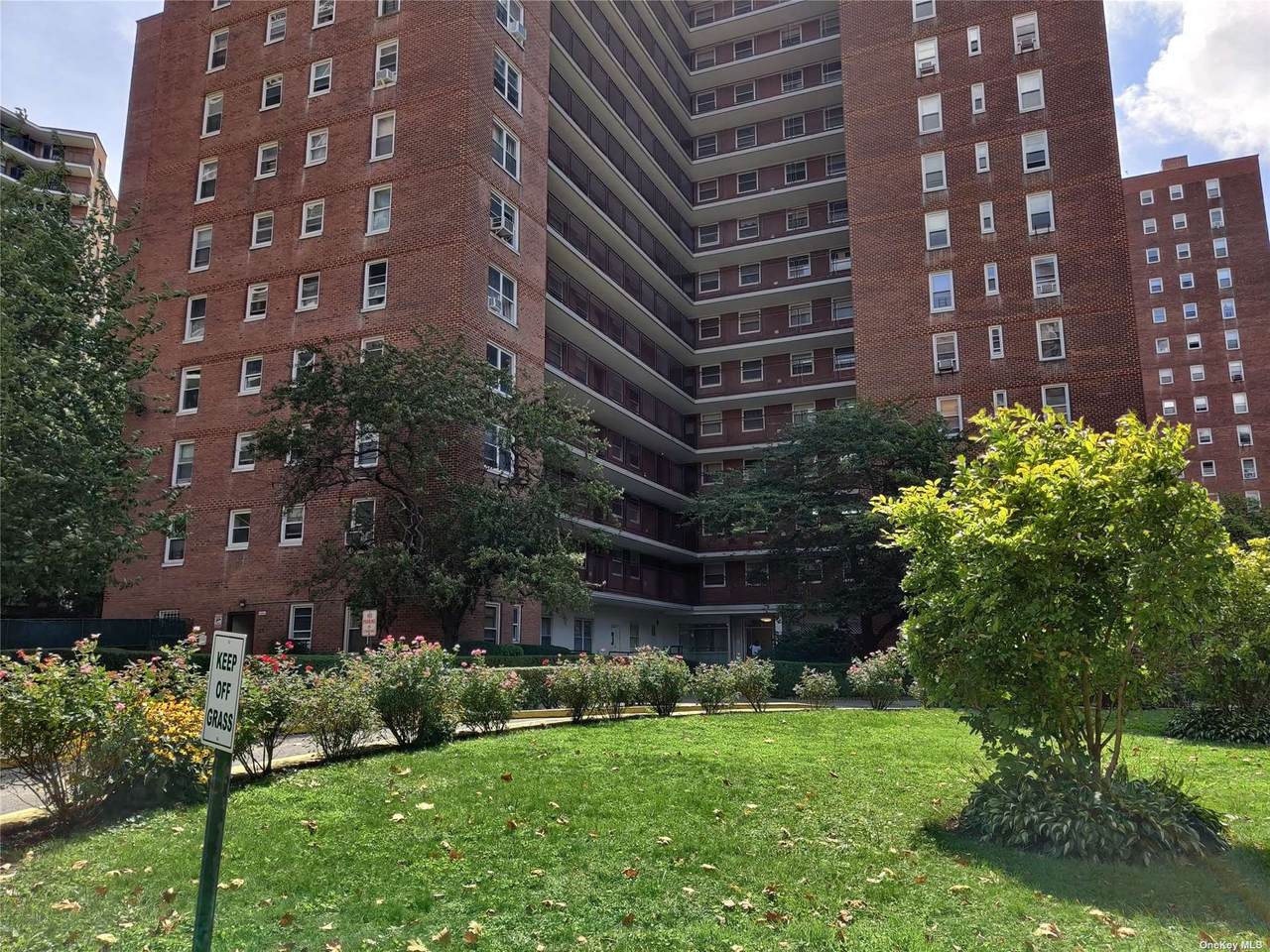 98-20 62 Drive - Photo 1