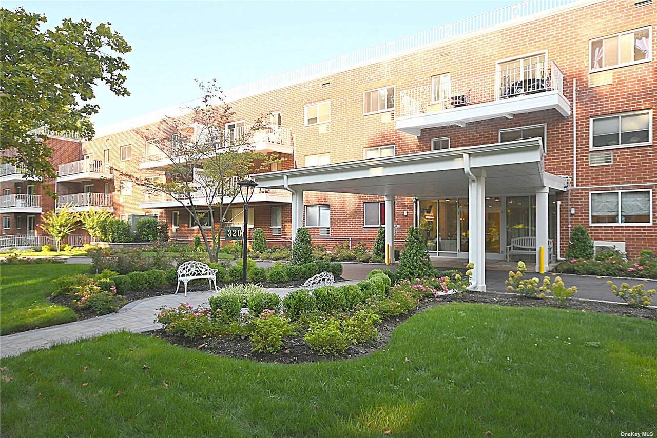 320 Shore Road - Photo 1