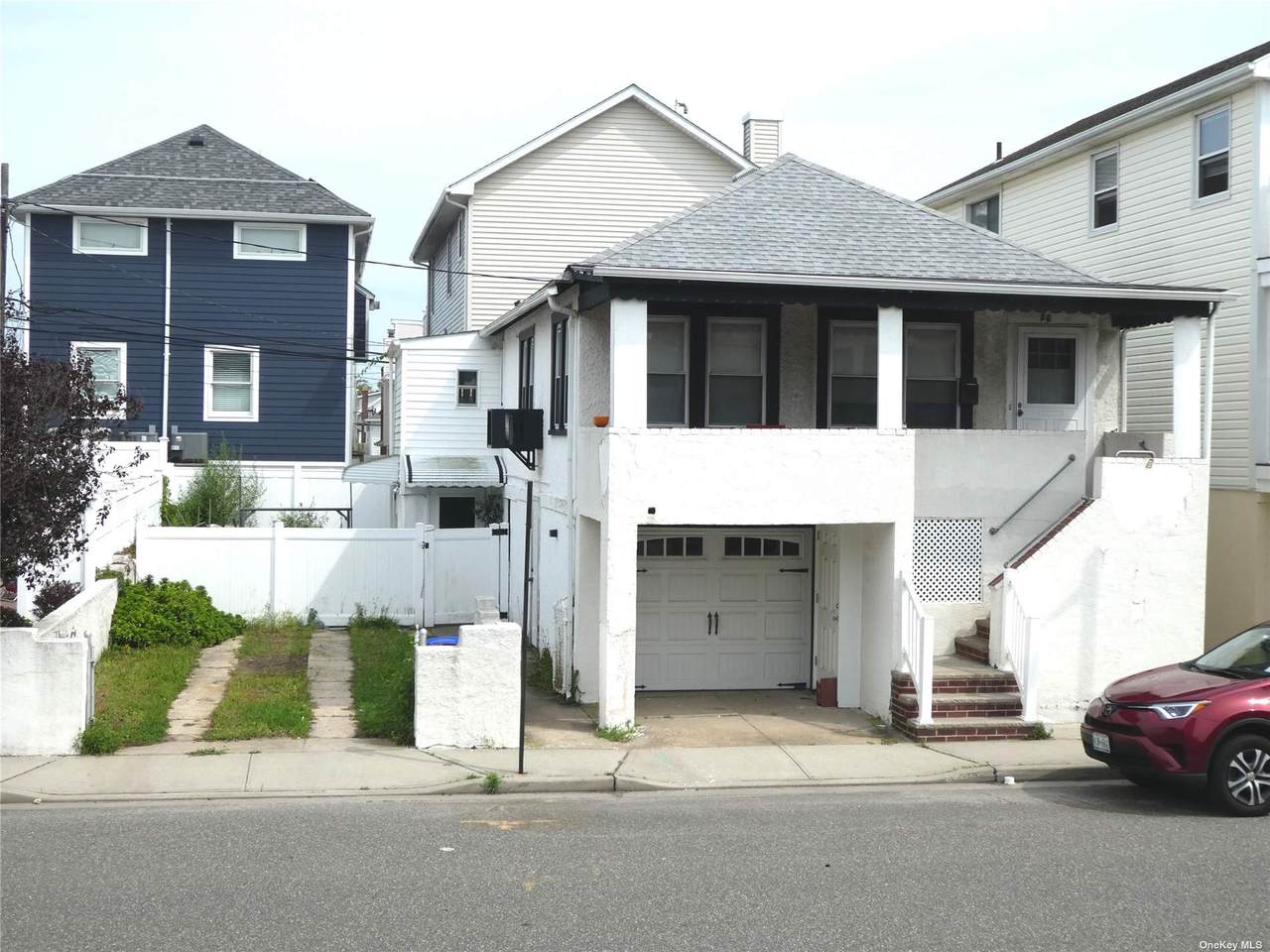 86 Illinois Avenue - Photo 1