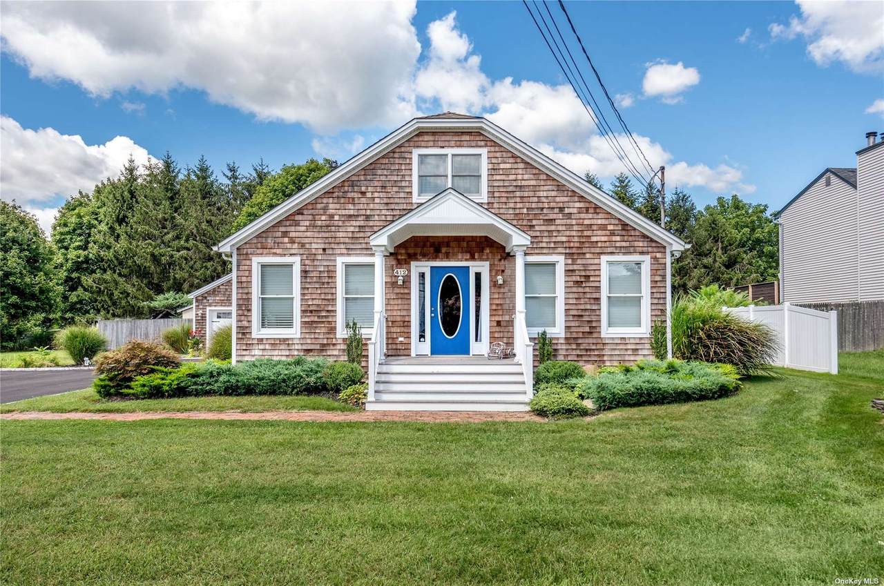 412 Old Montauk Highway - Photo 1