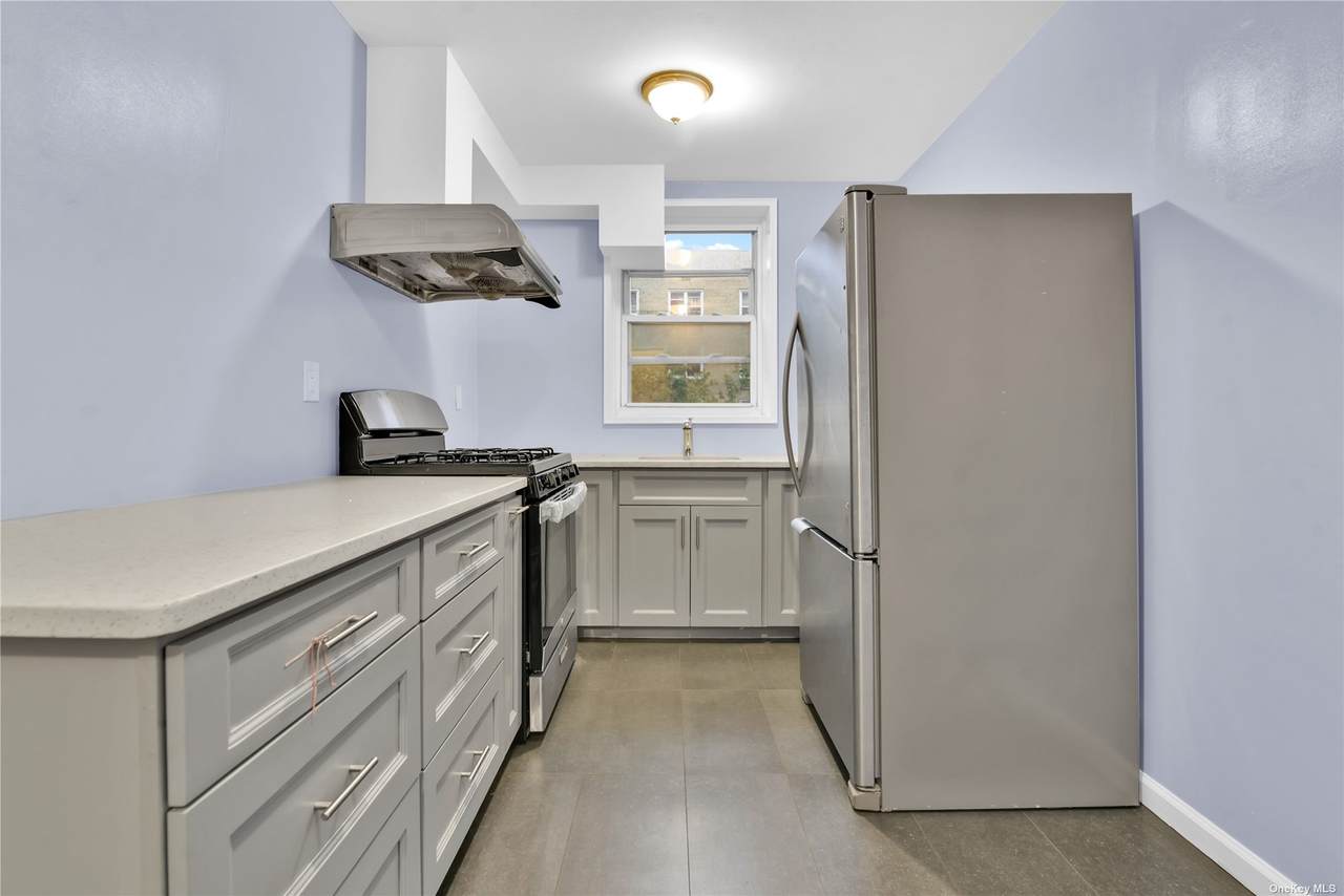 142-15 Franklin Avenue - Photo 1