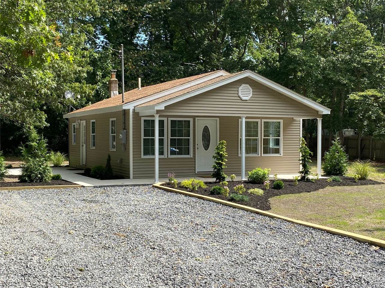 462 Auborn Avenue - Photo 1