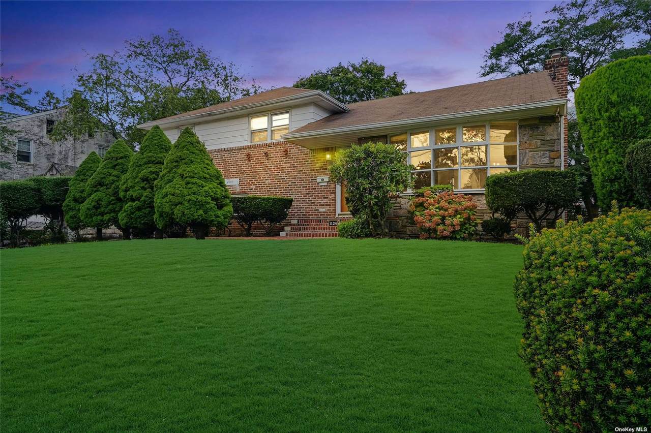 1134 Aron Place - Photo 1