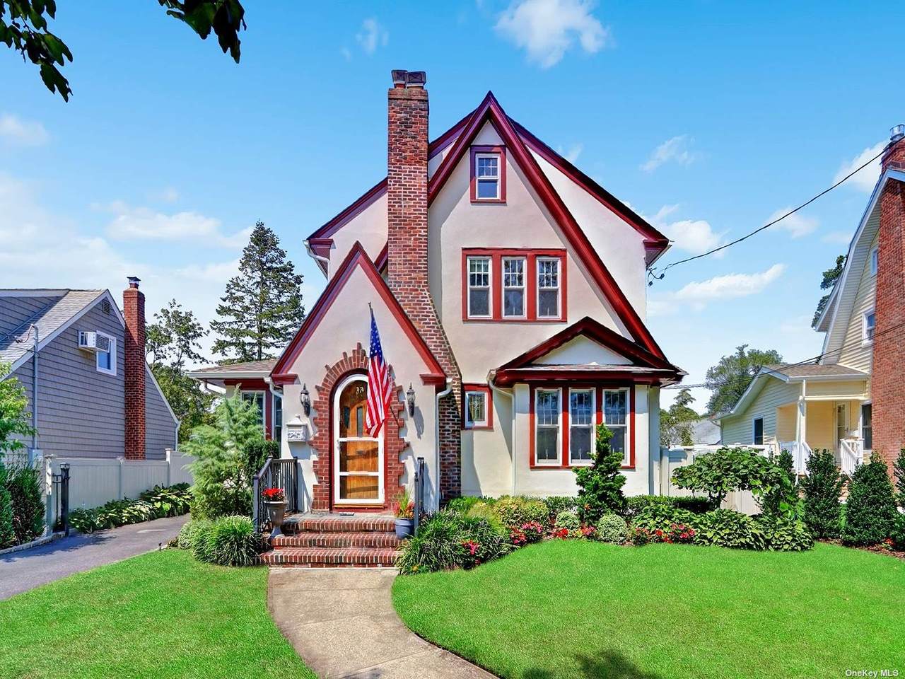 27 Sachem Street - Photo 1
