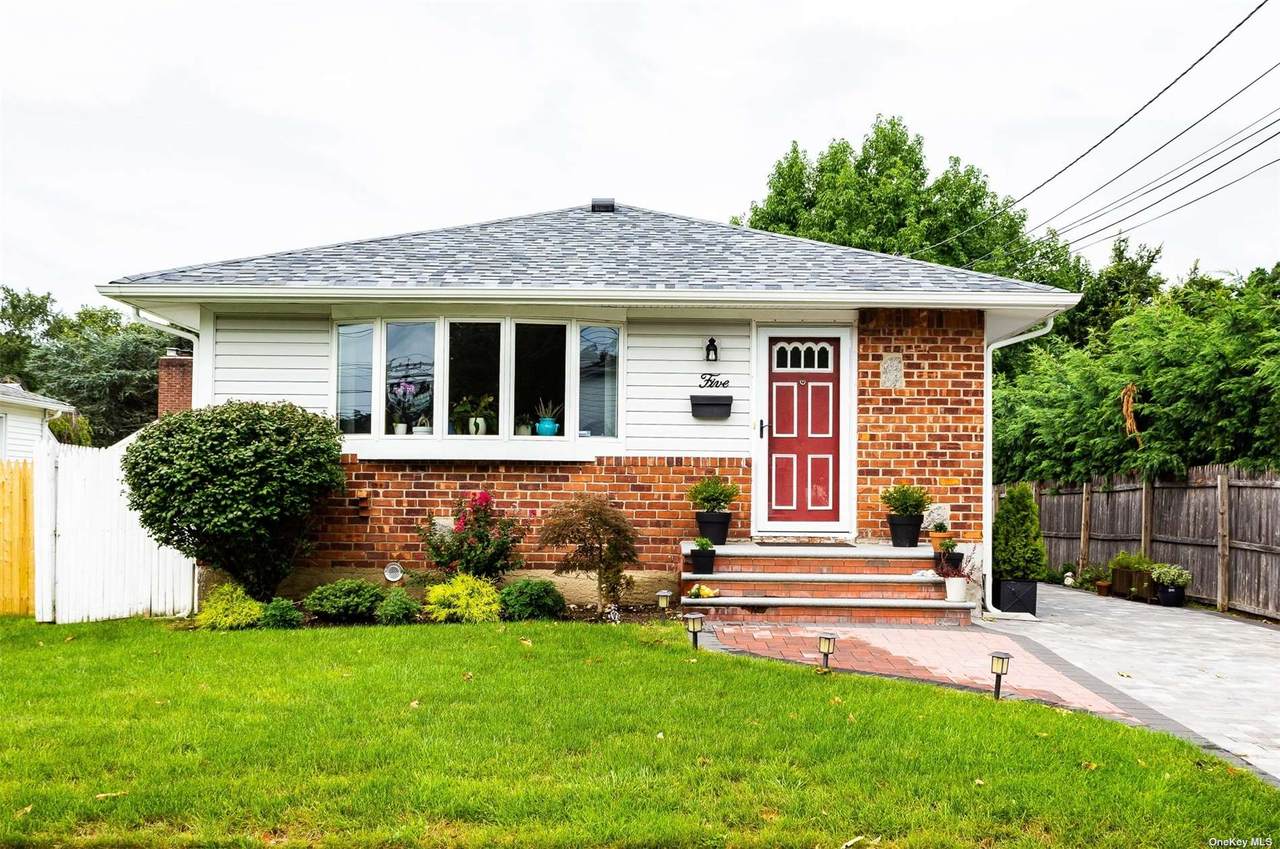 5 Irving Street - Photo 1