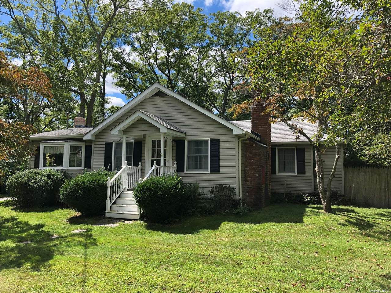 8 Locust Road - Photo 1