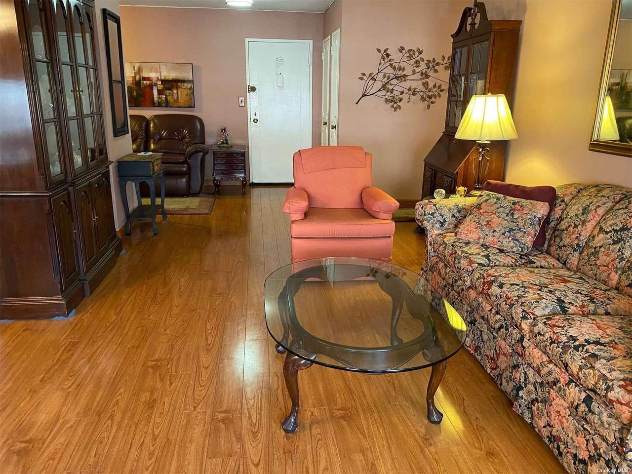 43-10 Kissena Boulevard - Photo 1