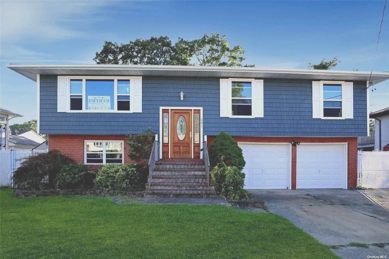 591 North Kings Avenue - Photo 1