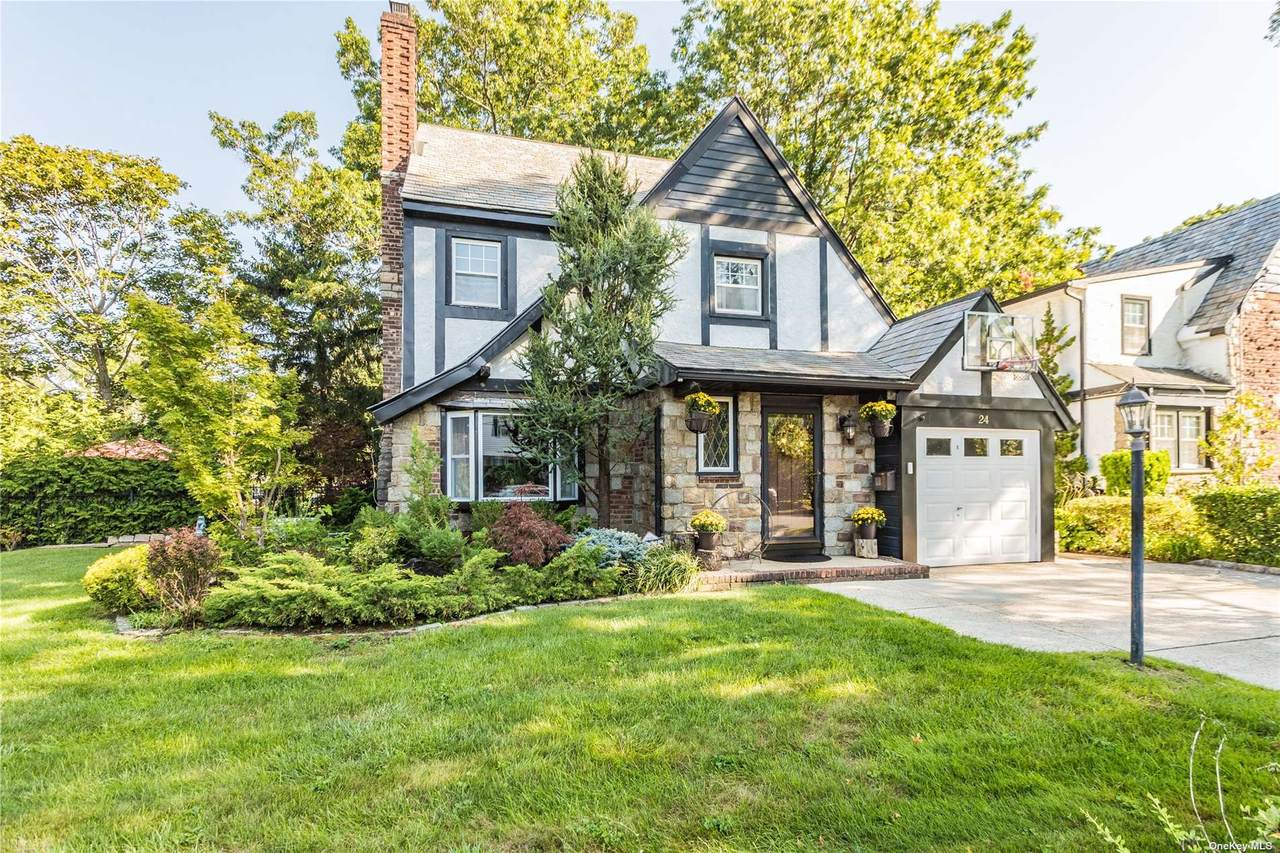 24 Highland Boulevard - Photo 1