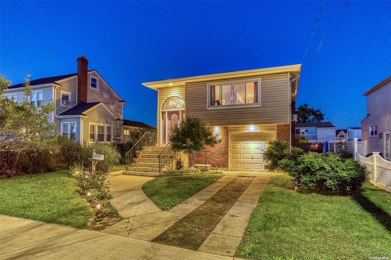 2495 Centre Avenue - Photo 1