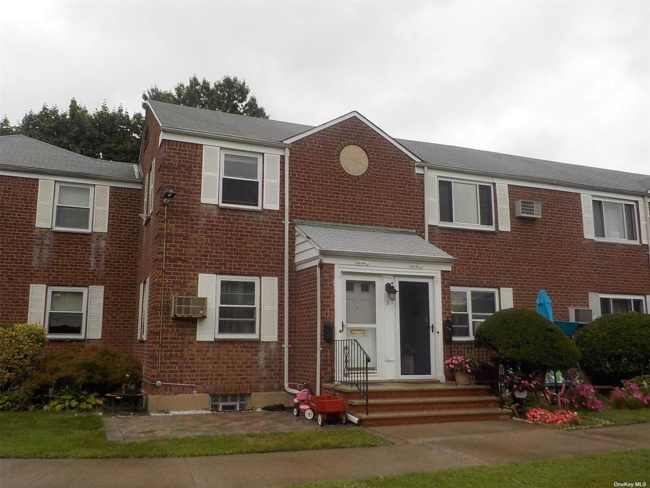 264-48 Langston Avenue - Photo 1
