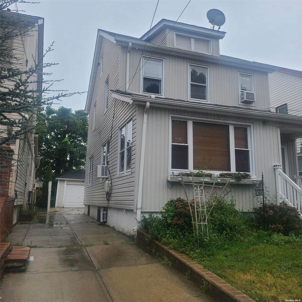 240-24 146th Avenue - Photo 1