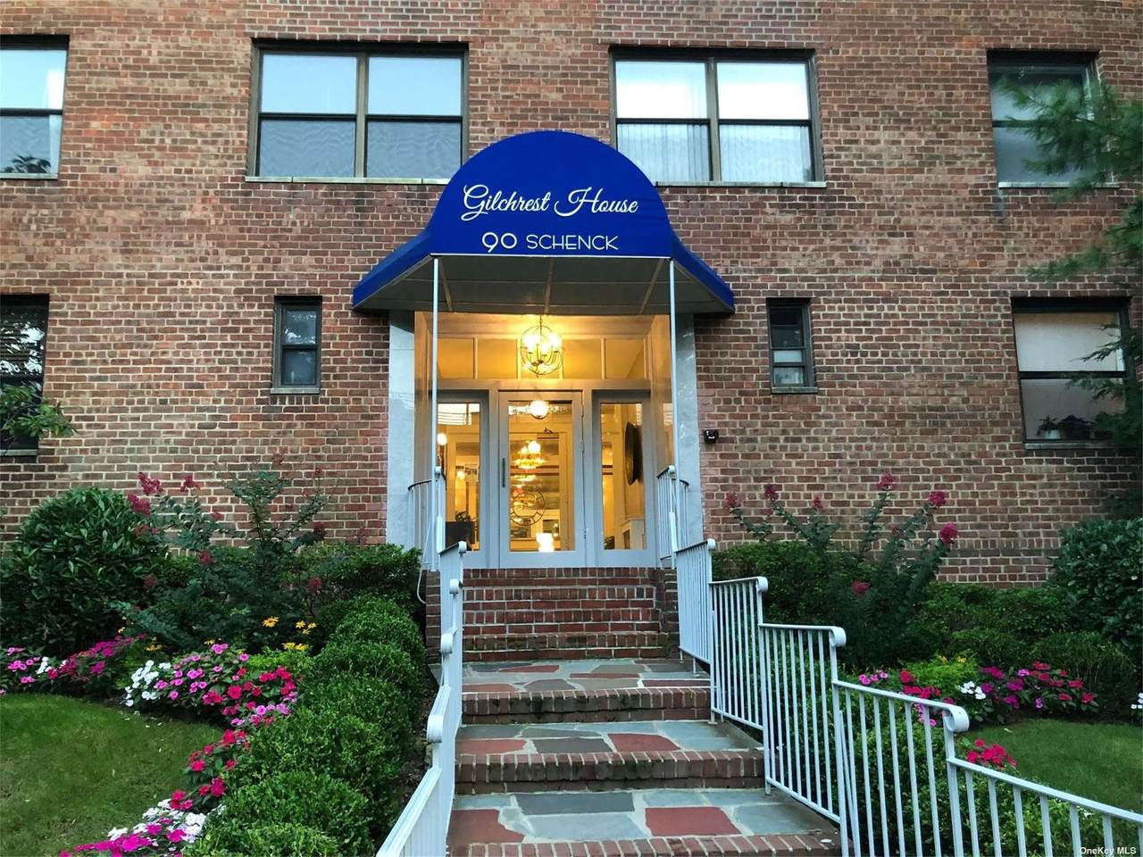 90 Schenck Avenue - Photo 1