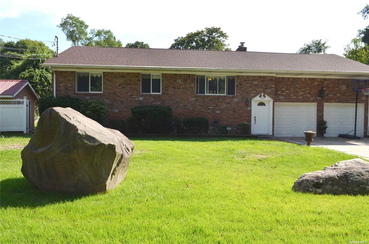 10 2nd Avenue - Photo 1